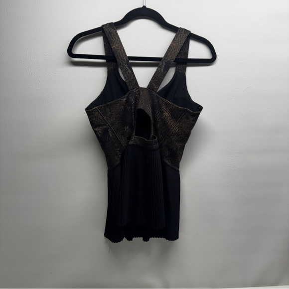 Lululemon city tank peplum out Brown and Black Sleeveless Top size 10 - Picture 6 of 11